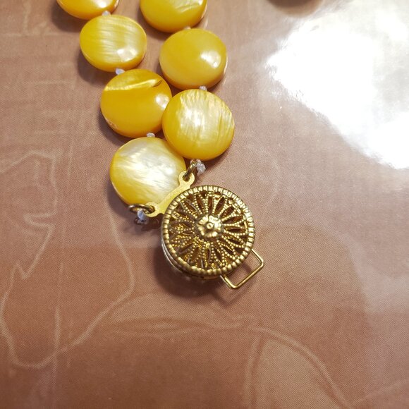 DBL Strand Yellow Shell Pearl Coin Handmade Necklace Filigree Box Clasp - Picture 4 of 9